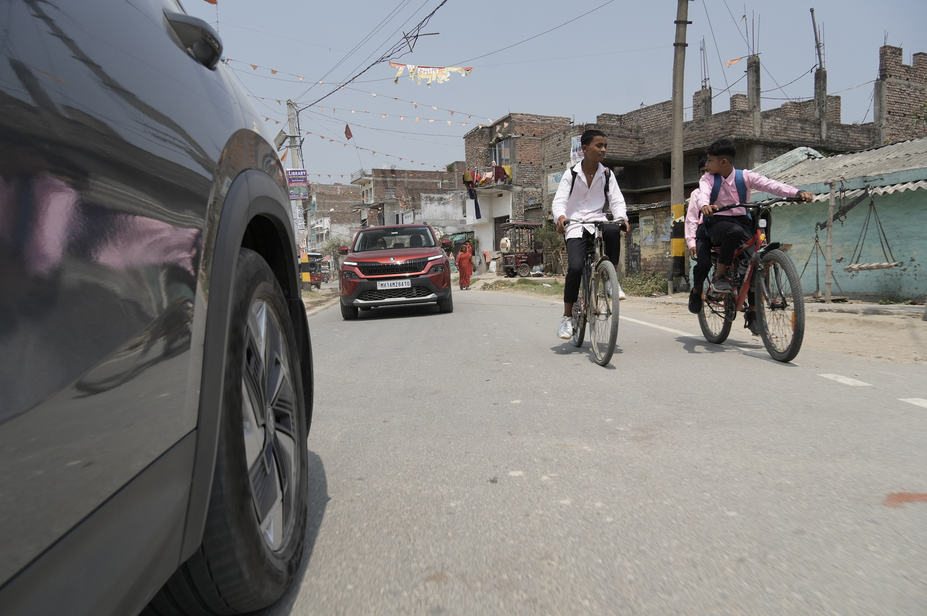 Even in heavy traffic, where there are often no clearly defined lanes, the car didn't sustain a single scratch