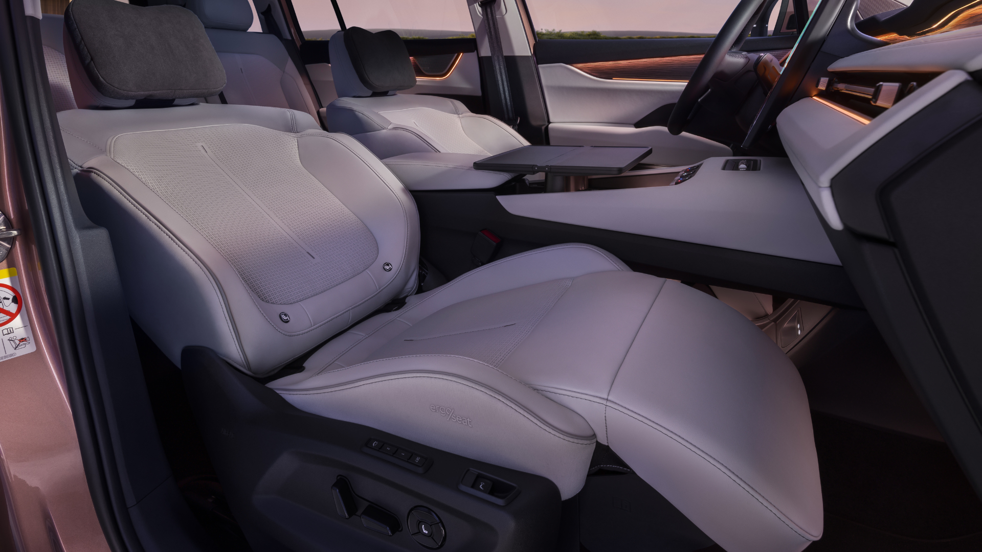 The new Relax package transforms the Škoda Peaq electric car into a mobile lounge